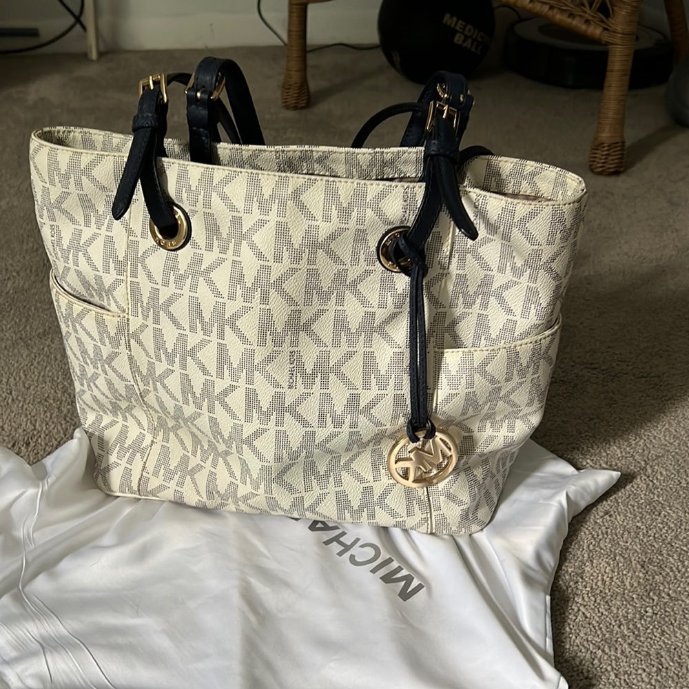 Micheal Kors Mercer Tote